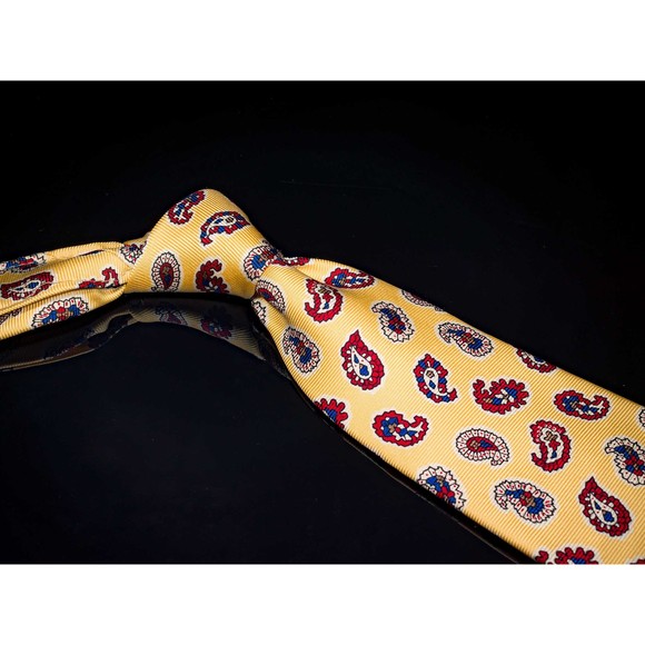 Vintage Countess Mara 100% Silk Tie Yellow Red Paisley Mens Designer Necktie - Picture 1 of 5
